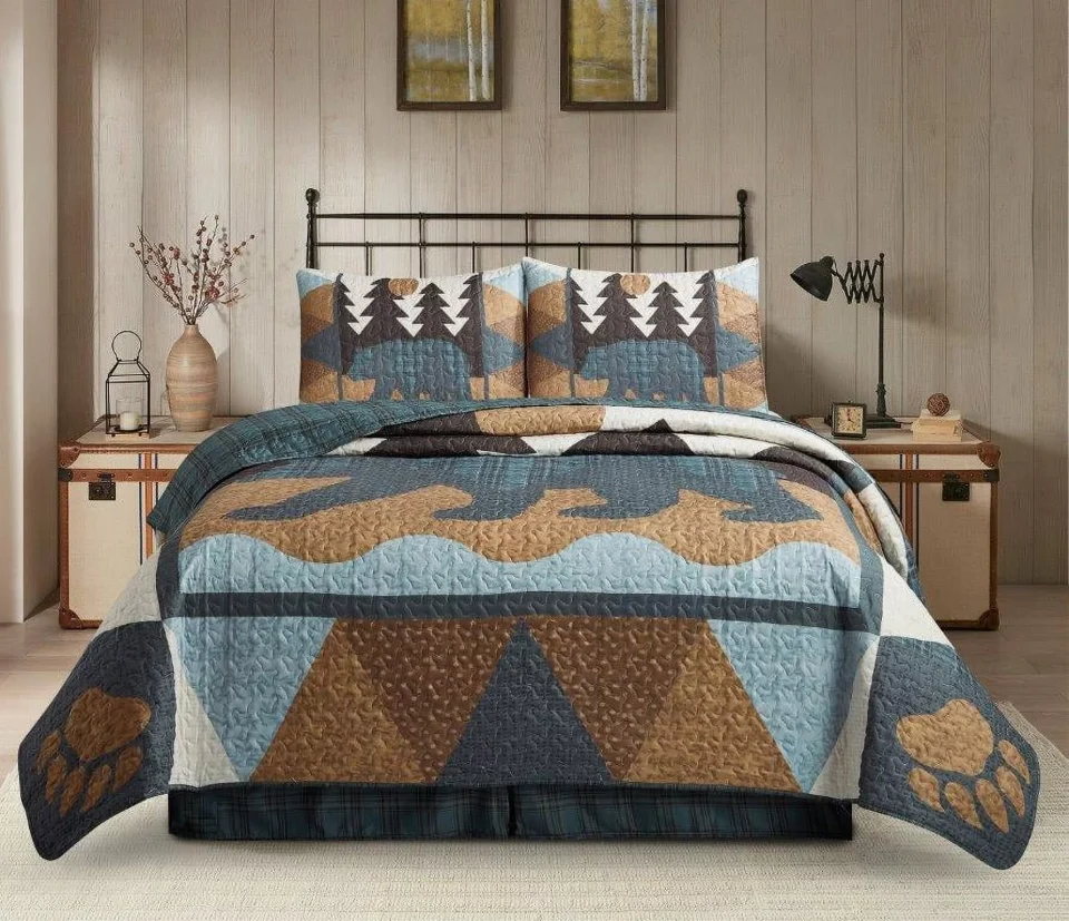 Polished Virah Bella - Patchwork Bear - Lightweight Reversible 3-Piece Lodge Quilt Set with Decorative Pillow Shams.
